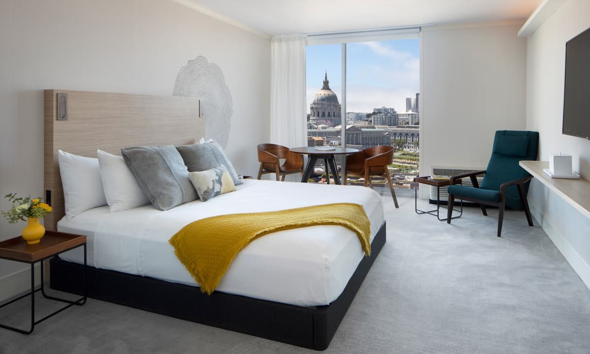 Rooms & Suites